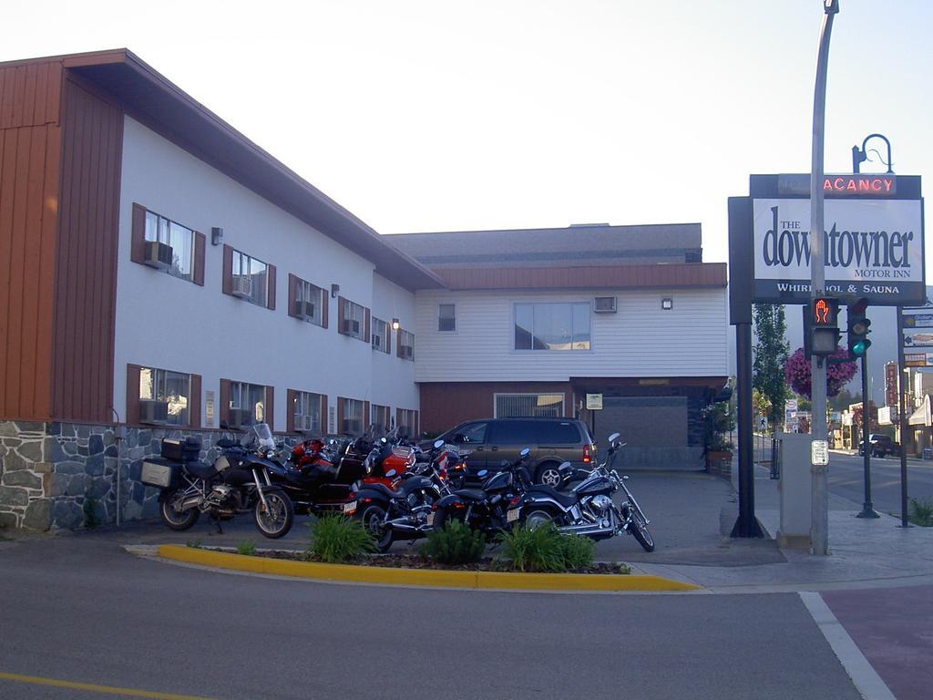 كريستون Downtowner Motor Inn المظهر الخارجي الصورة