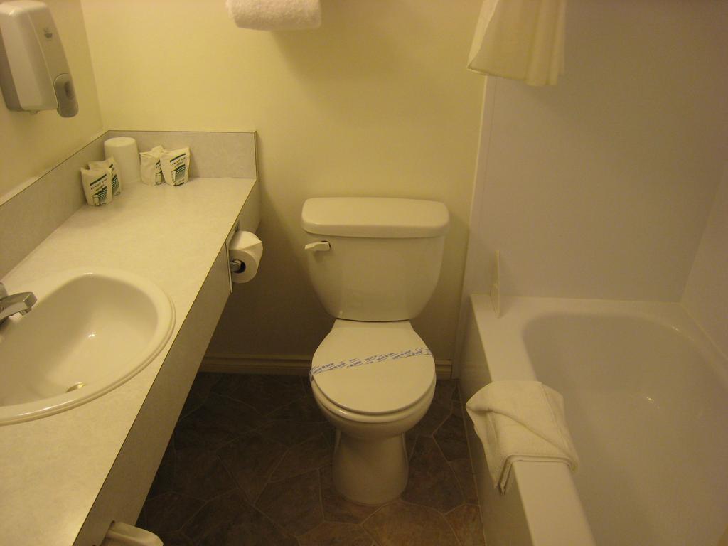 كريستون Downtowner Motor Inn الغرفة الصورة