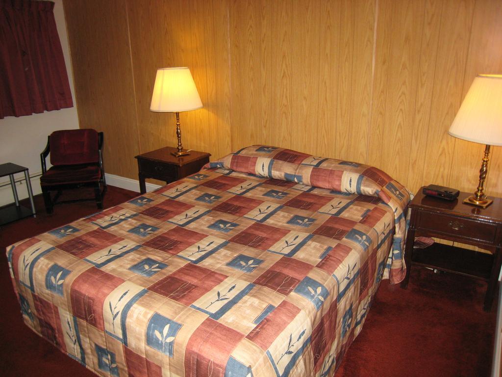 كريستون Downtowner Motor Inn الغرفة الصورة