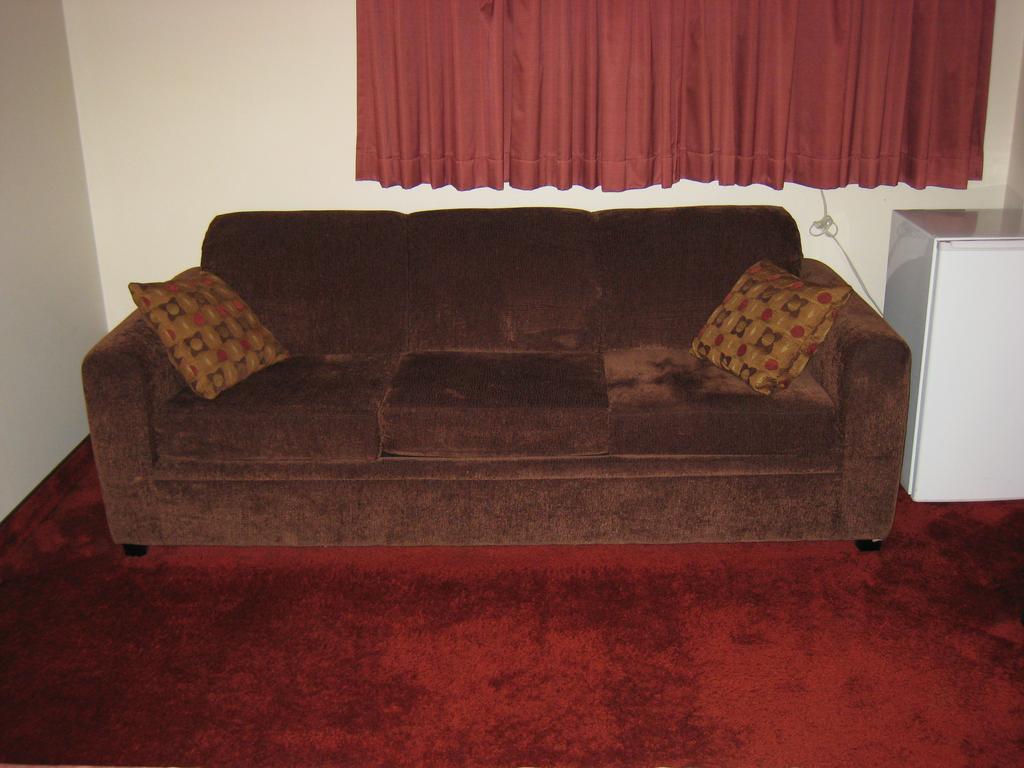 كريستون Downtowner Motor Inn الغرفة الصورة
