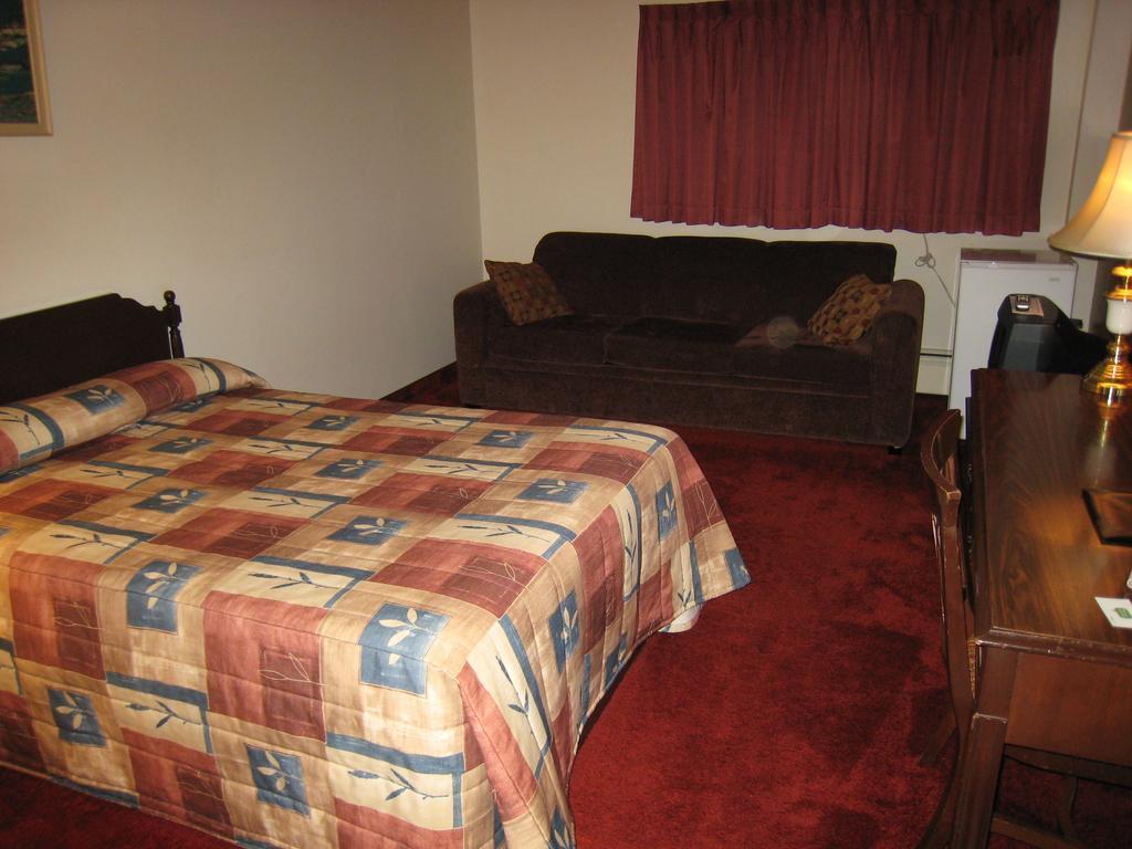 كريستون Downtowner Motor Inn الغرفة الصورة