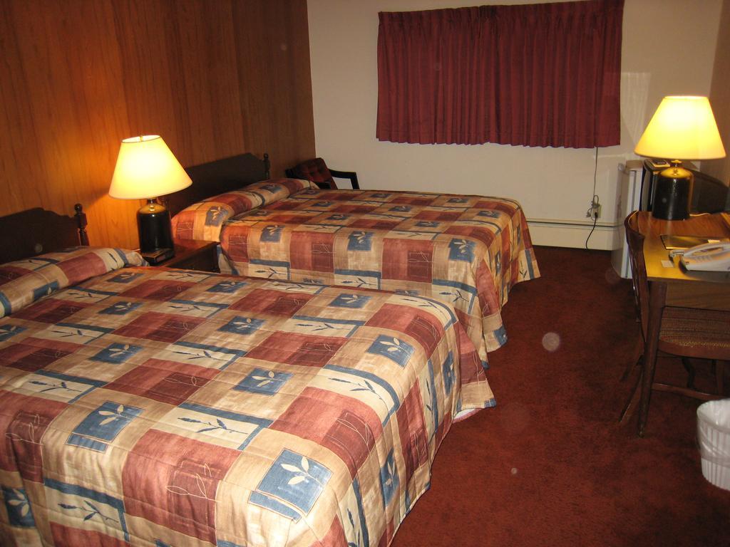 كريستون Downtowner Motor Inn الغرفة الصورة