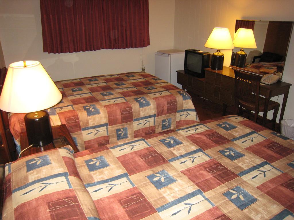 كريستون Downtowner Motor Inn الغرفة الصورة